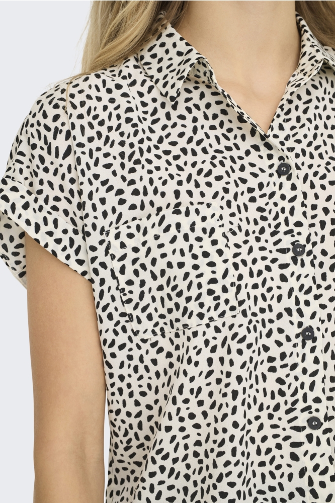 ONLHANNOVER LIFE S/S SHIRT WVN NOOS 15351855 CLOUD DANCER/BLACK GRAP